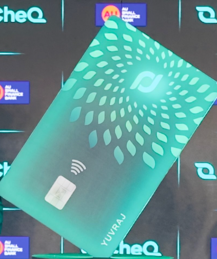 దేశంలోనే తొలి LED క్రెడిట్ కార్డ్ లాంచ్